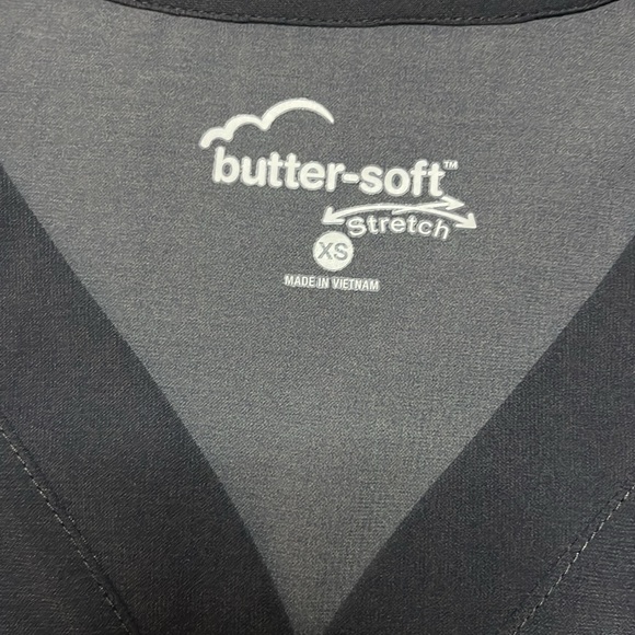 Butter Soft Scrub Top Size XS - Picture 5 of 6